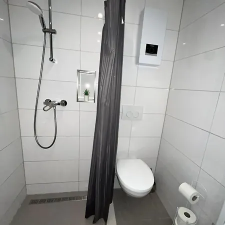 10c 40qm Wi-fi Free Parking Calm Back House