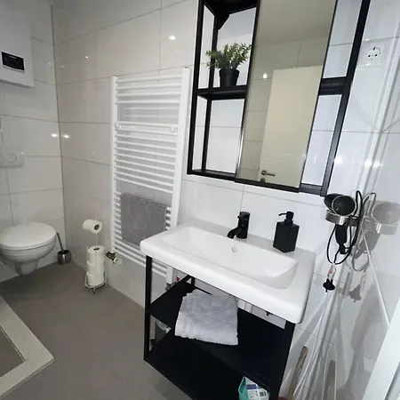 アパート 10c 40qm Wi-fi Free Parking Calm Back House