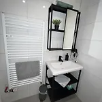 10c 40qm Wi-fi Free Parking Calm Back House Appartamento