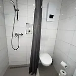 10c 40qm Wi-fi Free Parking Calm Back House