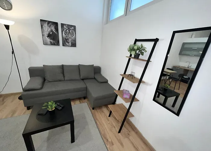 10c 40qm Wi-fi Free Parking Calm Back House