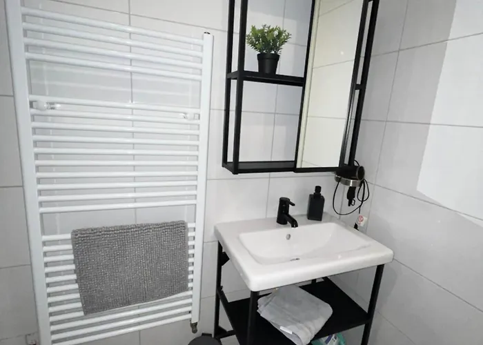 10c 40qm Wi-fi Free Parking Calm Back House Apartment