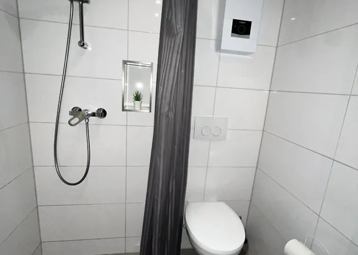 10c 40qm Wi-fi Free Parking Calm Back House