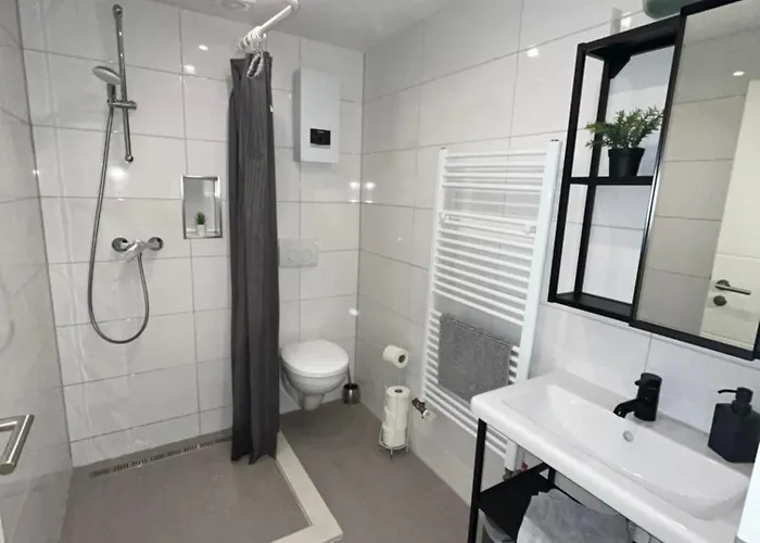 10c 40qm Wi-fi Free Parking Calm Back House